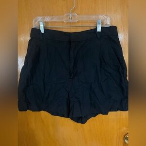 Madewell Harlow Shorts in black!